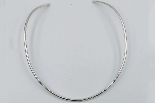 Gargantilla rigida's foto | Soteras Joyería |  BizneCubano