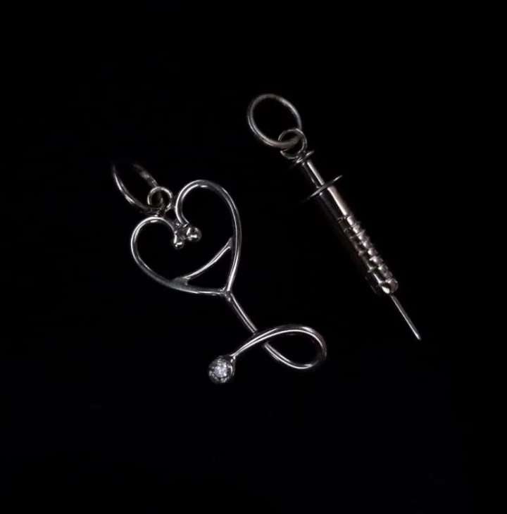 dijes de medico's foto | Soteras Joyería |  BizneCubano