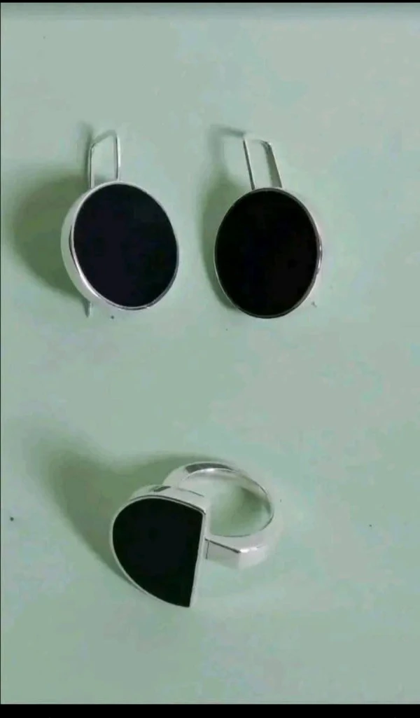 Conjunto de joyas. Pendientes y anillo's foto | Soteras Joyería |  BizneCubano