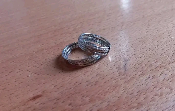 Anillo hilos variados's foto | Soteras Joyería |  BizneCubano